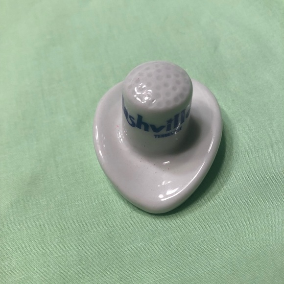 Nashville Tennessee Cowboy Hat Thimble Trinket - Picture 7 of 8